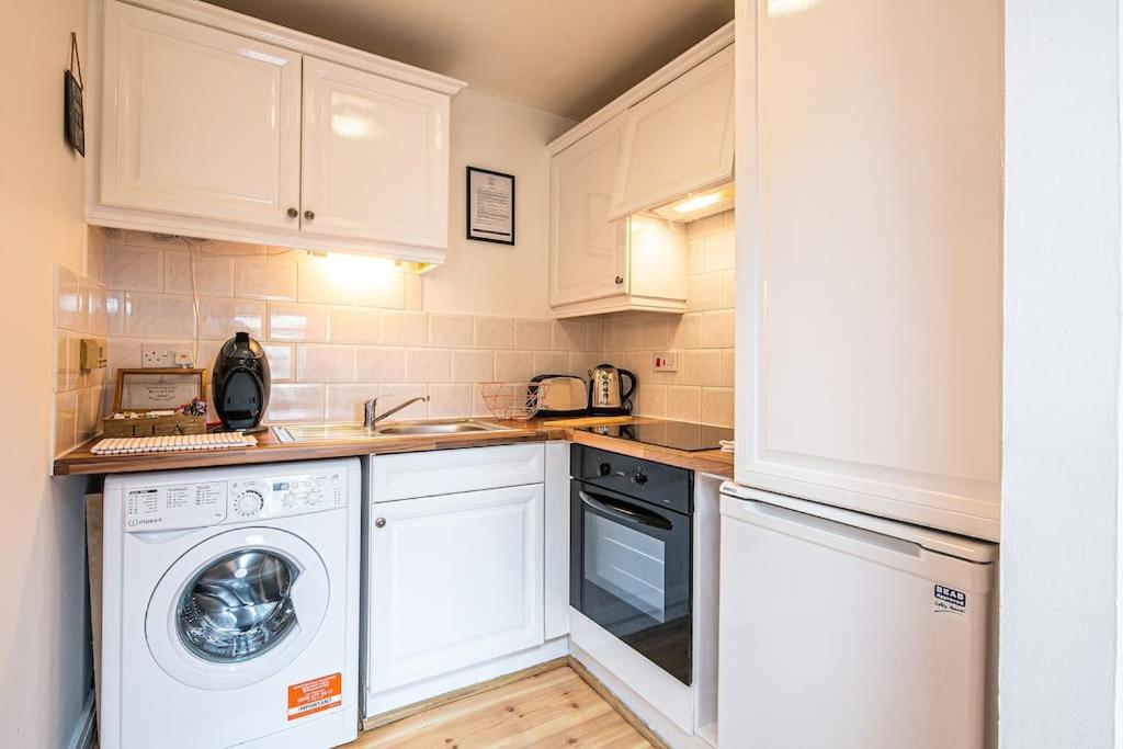 Beautiful 1-Bed Apartment In Grade Listed Warehouse - Victoria Quays, Sheffield City Centre, Free Parking, Pet Friendly, Netflix المظهر الخارجي الصورة