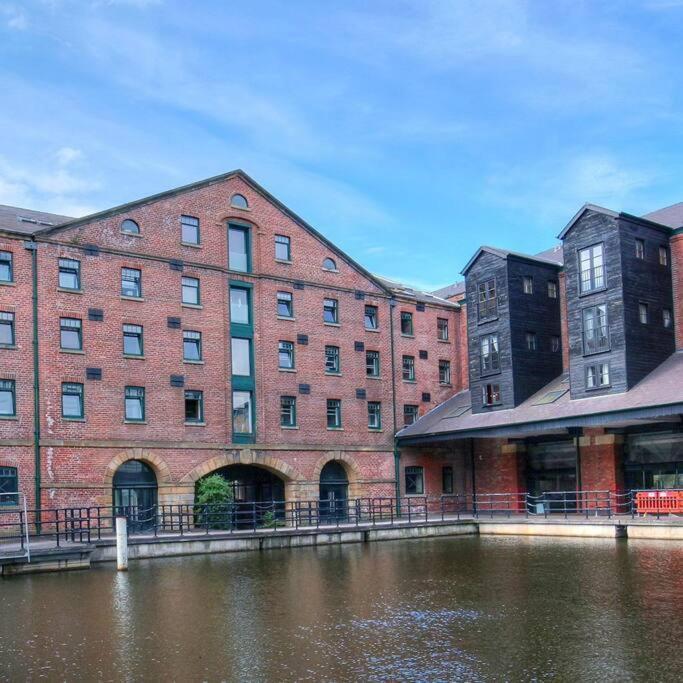 Beautiful 1-Bed Apartment In Grade Listed Warehouse - Victoria Quays, Sheffield City Centre, Free Parking, Pet Friendly, Netflix المظهر الخارجي الصورة