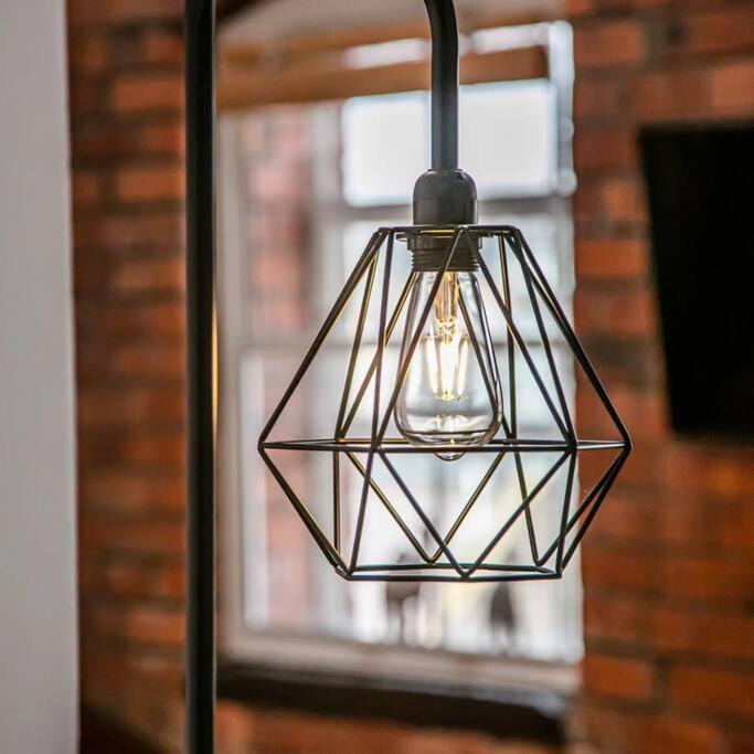 Beautiful 1-Bed Apartment In Grade Listed Warehouse - Victoria Quays, Sheffield City Centre, Free Parking, Pet Friendly, Netflix المظهر الخارجي الصورة